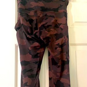 Fast and free lulu in brown camo (25 in length), size 6